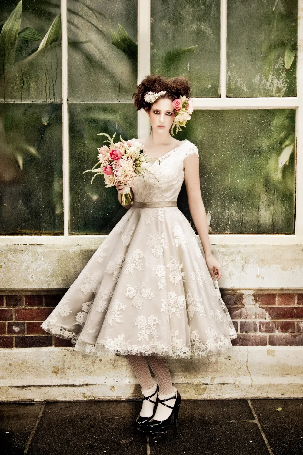 Inexpensive White Tea Length Informal Wedding Dresses 2014 Style Sleeveless Bridal Gowns For Brides Topo De Casamento | Свадьбы и