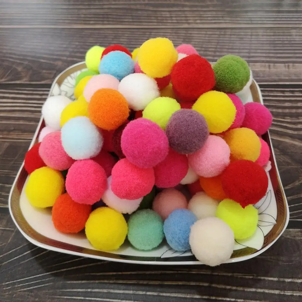 Рисунок 4 - мягкие круглые пушистые Помпоны