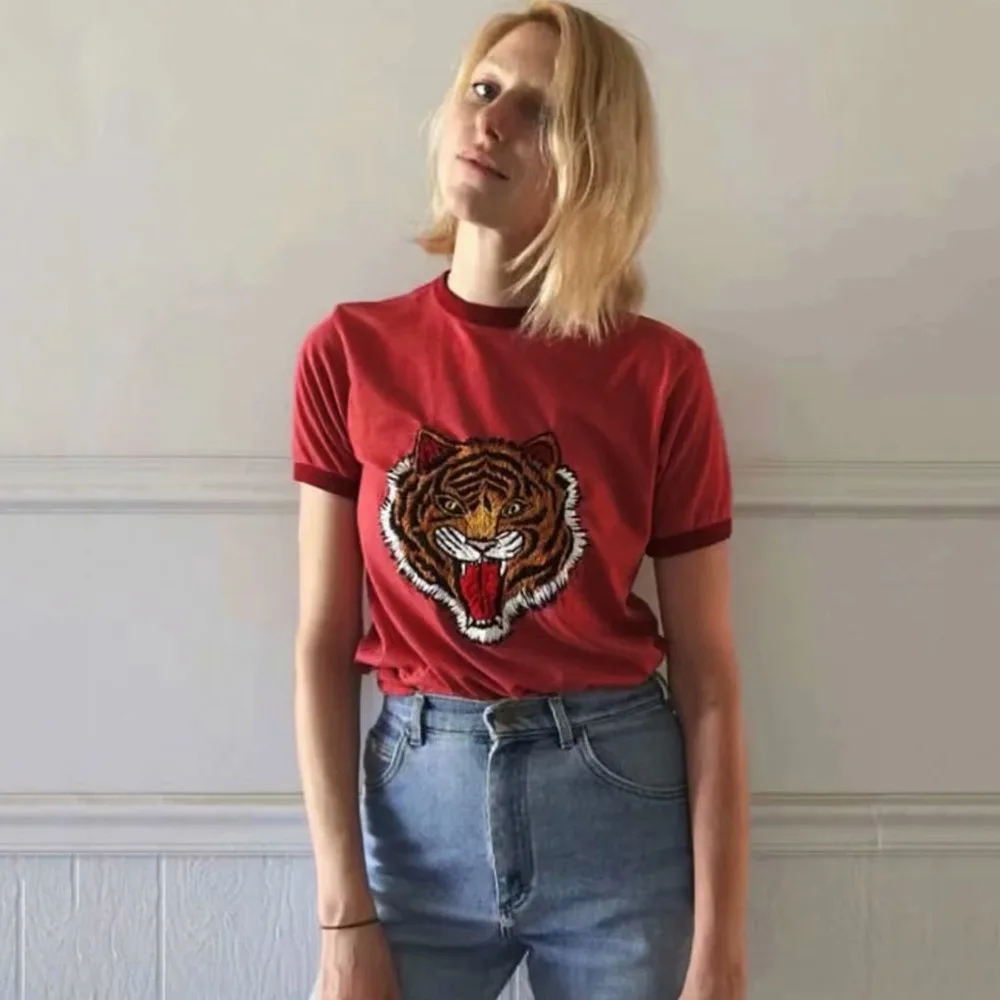 Винтаж тигра печати Graphic Tee Футболка короткий рукав с круглым вырезом летняя уличная Chic Повседневное Топы Для женщин красный Женская одежда футболка
