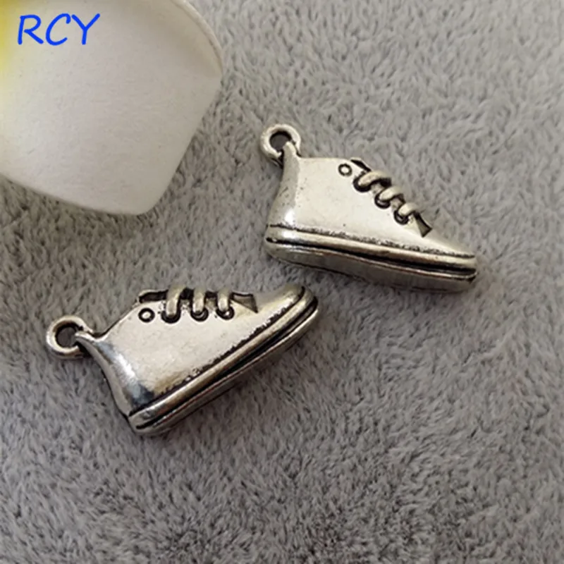 

Top Quality 20 Pieces/lot 15mm*22mm Antique Silver Plated Metal Charm leisure shoe Charms For Diy Jewelry Making