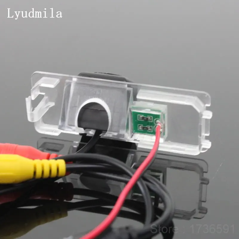 

Car Rear View Camera FOR SEAT Ibiza / SEAT Leon / Back Up Parking Reverse Camera / HD CCD RCA NTST PAL / License Plate Lamp OEM