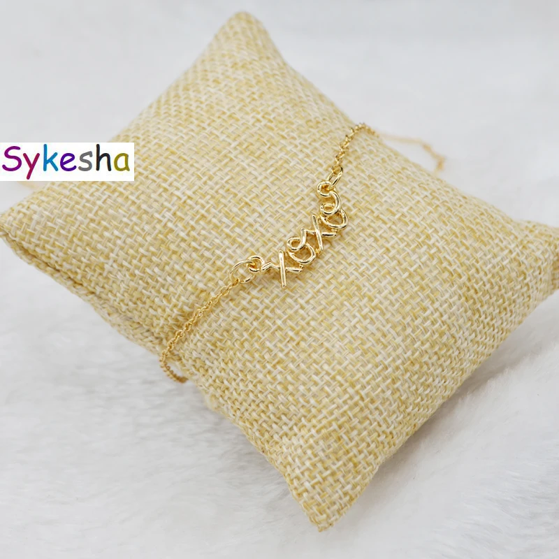 Браслет с монограммой и надписью XOXO амулетный браслет женская бижутерия