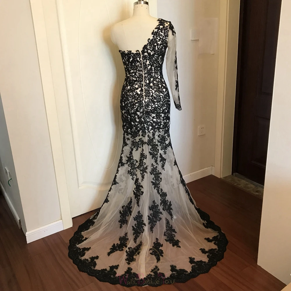 Женское вечернее платье с юбкой годе черное на одно плечо аппликацией со шлейфом