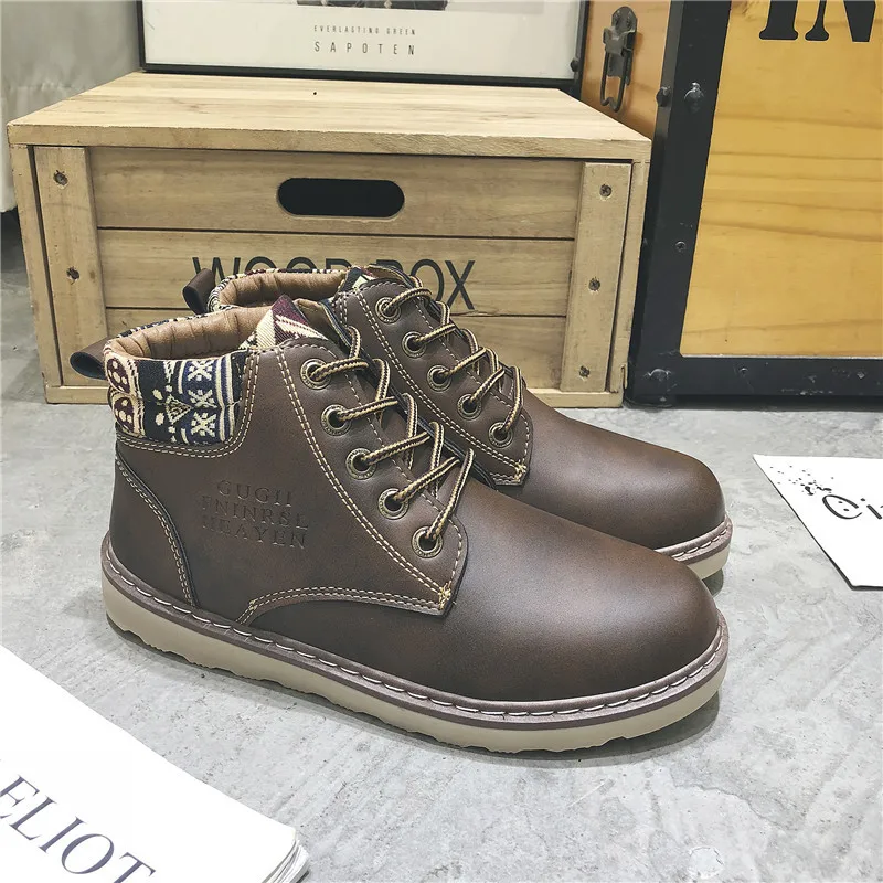 Ботинки мужские однотонные в байкерском стиле Модные полусапоги с круглым