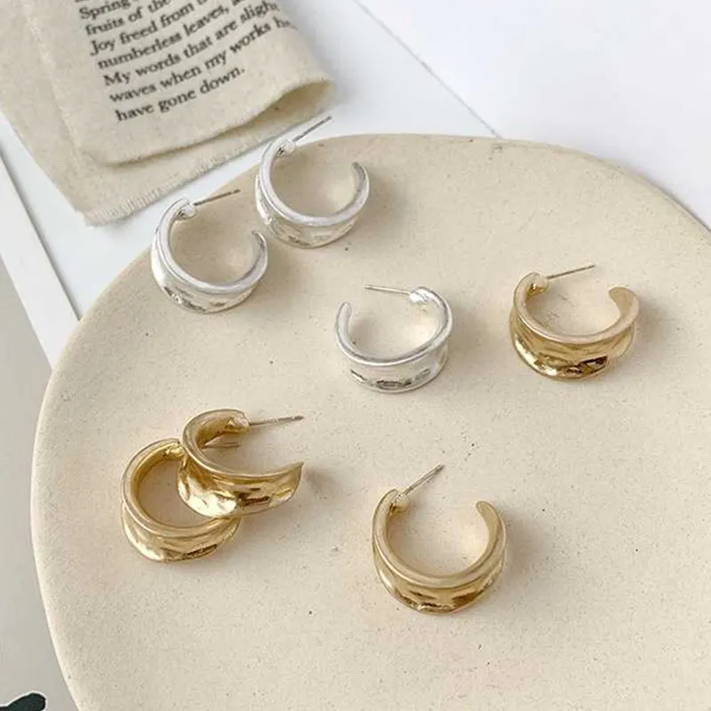 Женские сережки гвоздики с полукруглыми изогнутыми краями в Корейском стиле