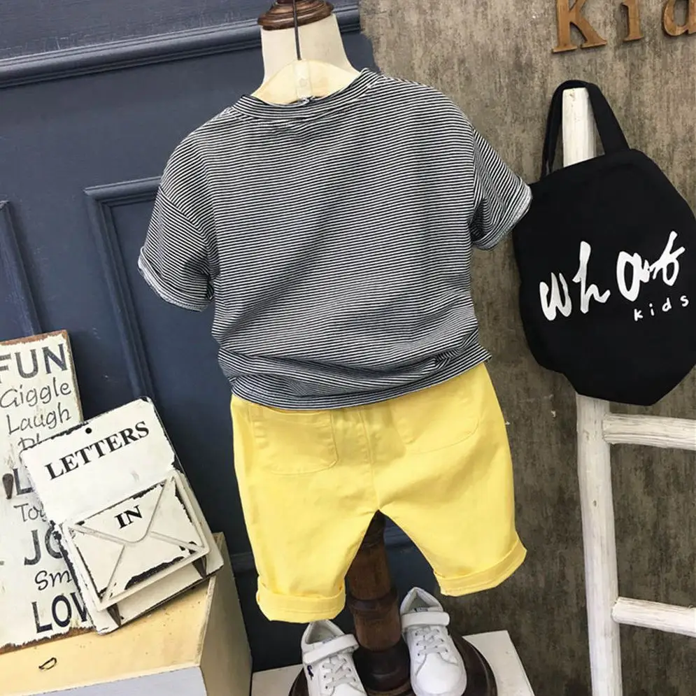 Для маленьких мальчиков красивая модная одежда для в полоску Дизайн со смайликом