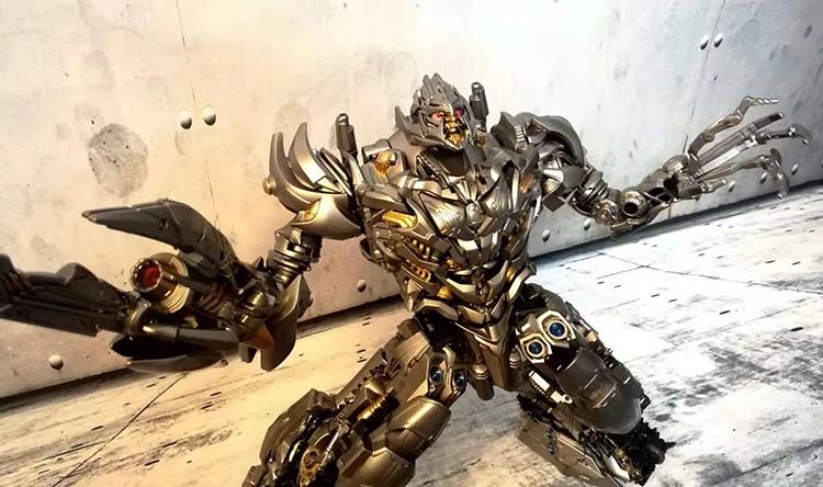 BMB LS-06 tank power S shock transformer toy king kong movie zoomed-in alloy version robot model