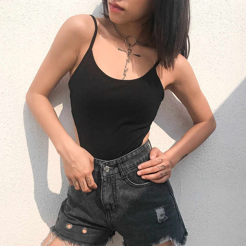 Женский цельный комбинезон без рукавов черный облегающий на бретельках