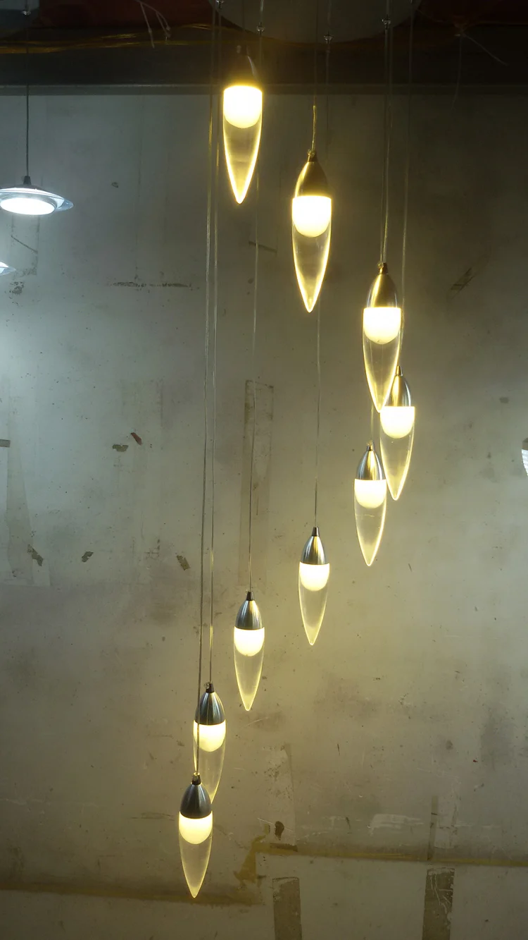 安い 現代のledライトシャンデリアダブル階段ランペ階段スパイラルledアクリルシャンデリア照明リビングルームクリスタルシャンデリア