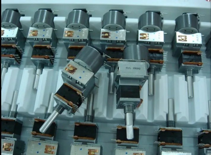 Японский потенциометр ALPS 18 с двойным мотором и краном 8-pin B30K X2 Длина ручки 30 мм f [VK]