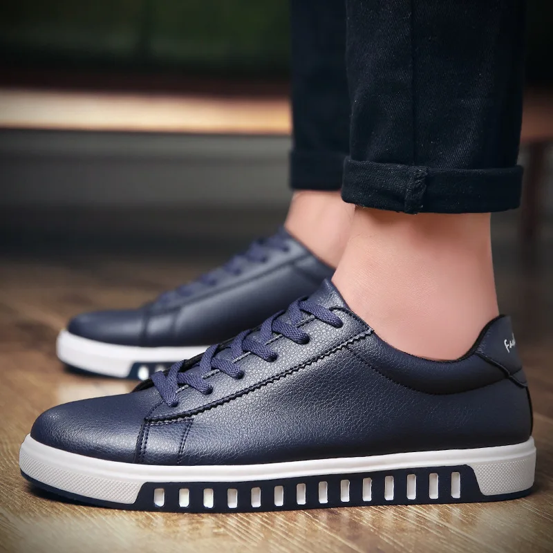 В 2017 году новый летний спорт досуг обувь с белым молодых мужчин человек чистый