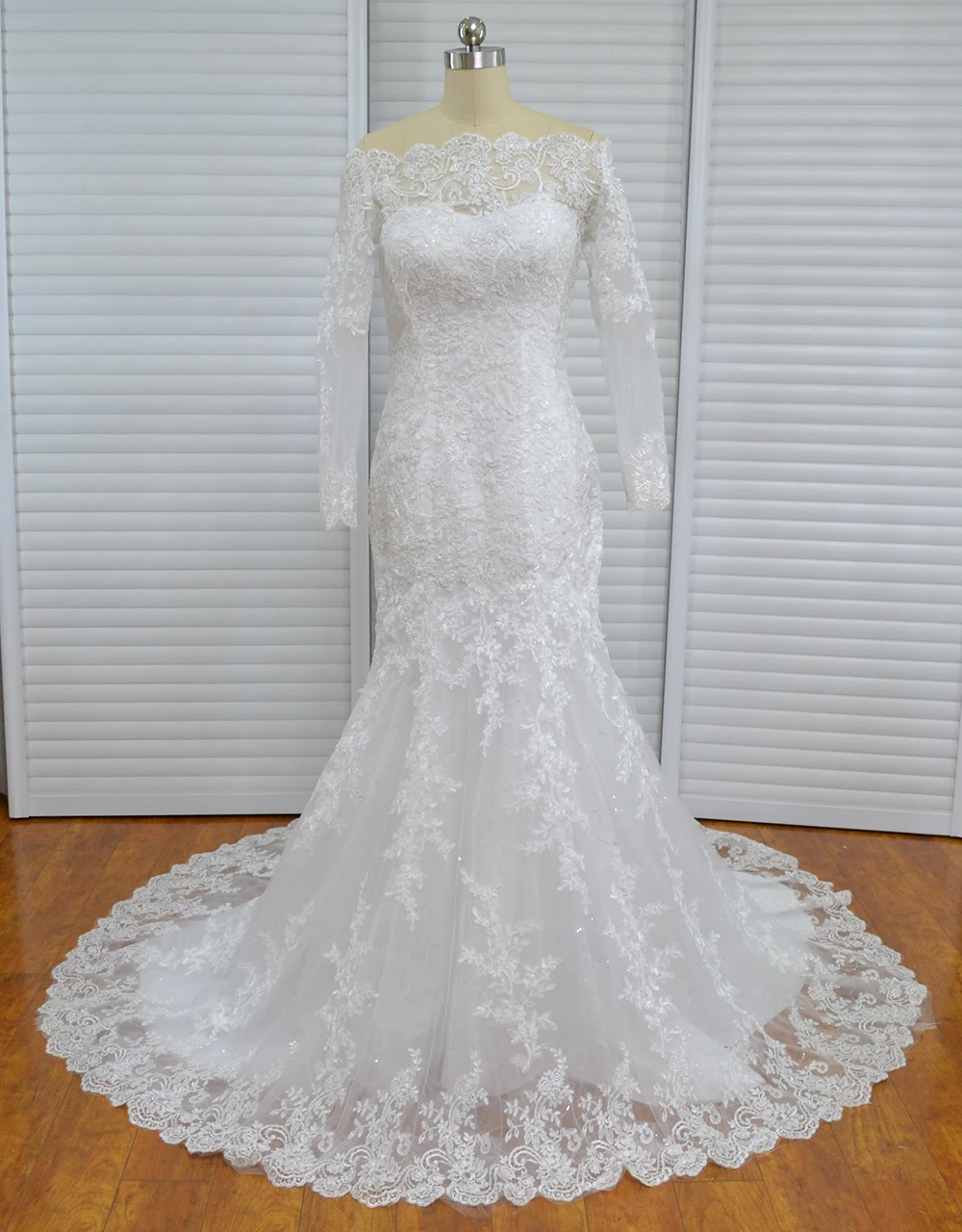 

Amazing Real Photo Mermaid Boat Neck Long Sleeve Appliques Tulle Appliques Bridal Outfit Brie Wedding Dress 2021