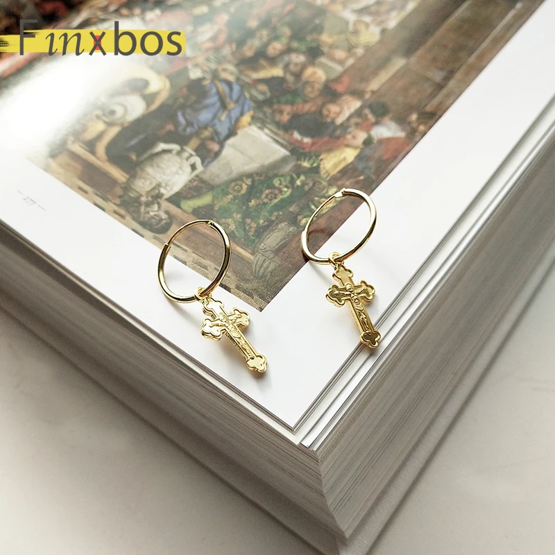 

Женский квадратный Серебряный гвоздик с фианитами Finxbos