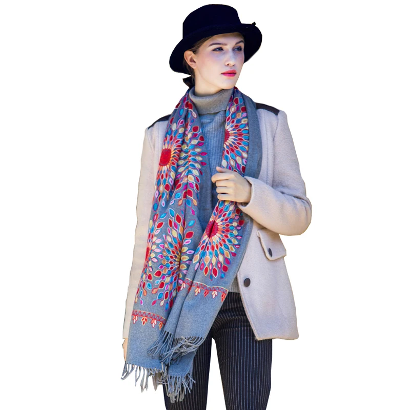 Женский кашемировый шарф FS зимний теплый из пашмины с вышивкой маленького солнца