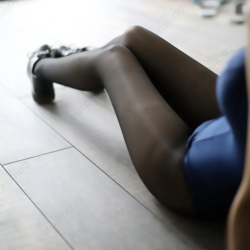 Подглядывающие скрытые колготки фетиш перекрестная одежда Токио девушки