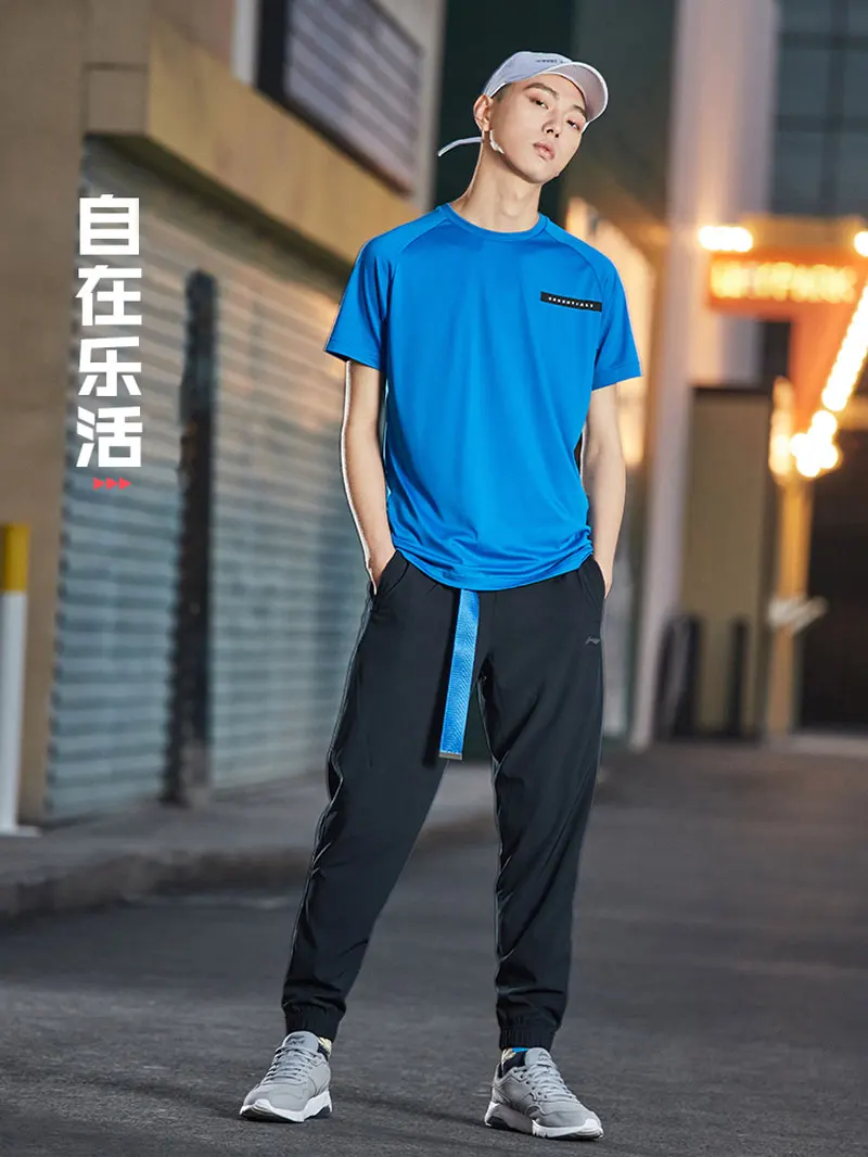 Li-Ning мужская тренировочная Серия короткий рукав топ на сухой дышащий полиэстер подкладка комфорт Спортивная футболка ATSP065 MTS3076