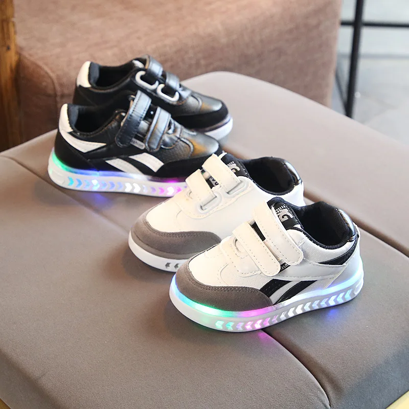 2018 Fashion Children Shoes With Flash Light Boys Autumn Winter Breathable Girls Cartoon Sneakers Kids Led Sport Shoe | Детская одежда