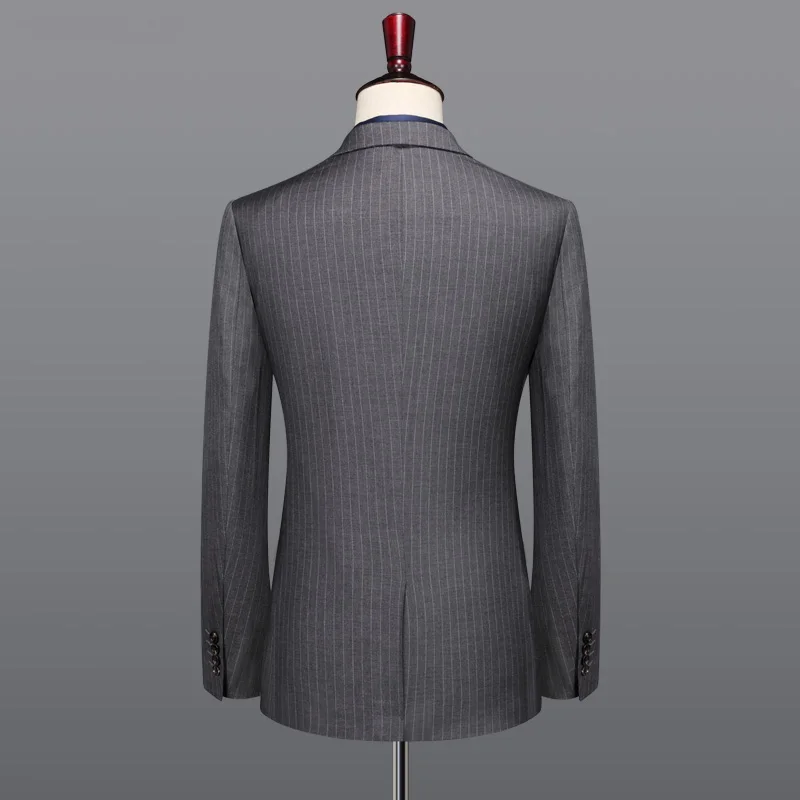 Мужской костюм серый полосатый приталенный строгий однобортный Блейзер для