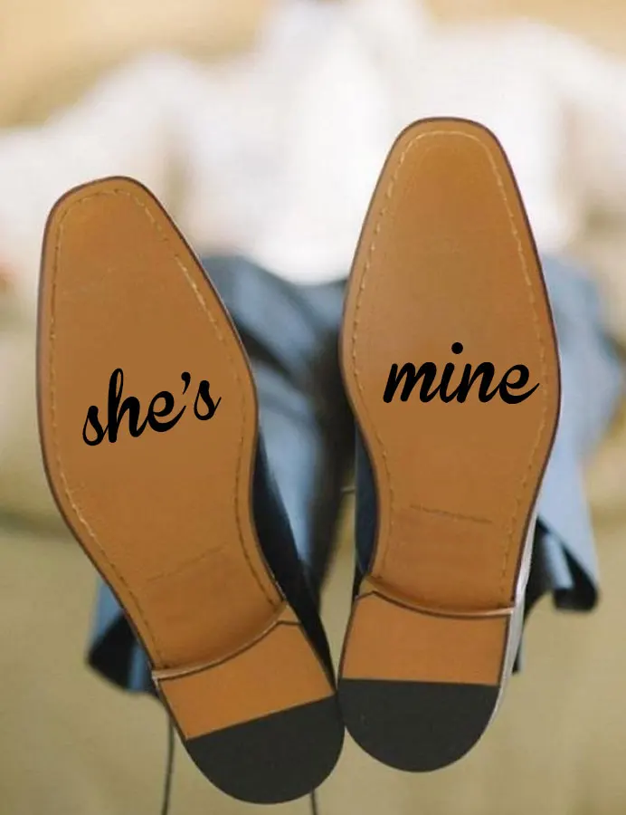 Виниловая наклейка She Is Mine виниловые наклейки жениха и невесты свадебные