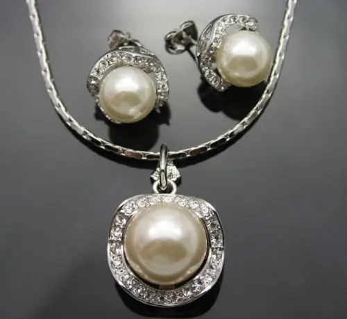 

Free shipping@@@@@ White Shell Earring Necklace Set AALD1101