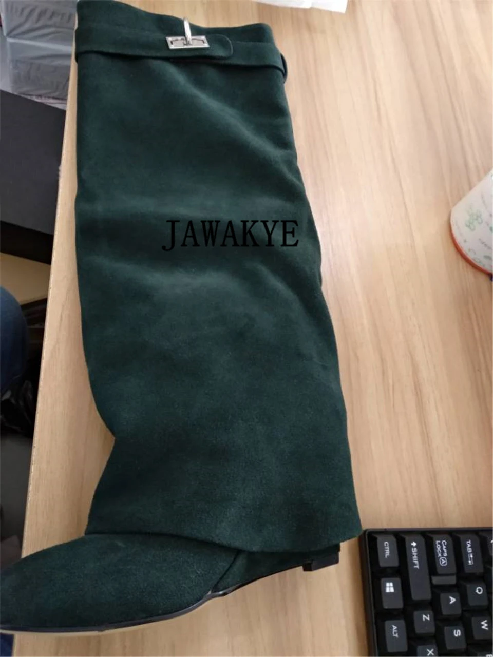 JAWAKYE/Сапоги до колена с металлическим замком в виде акулы; женские дизайнерские кожаные сапоги на танкетке с острым носком; женская обувь на высоком каблуке, увеличивающая рост