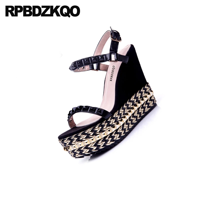 Туфли-лодочки женские на платформе высокий каблук украшенные заклепками с двумя