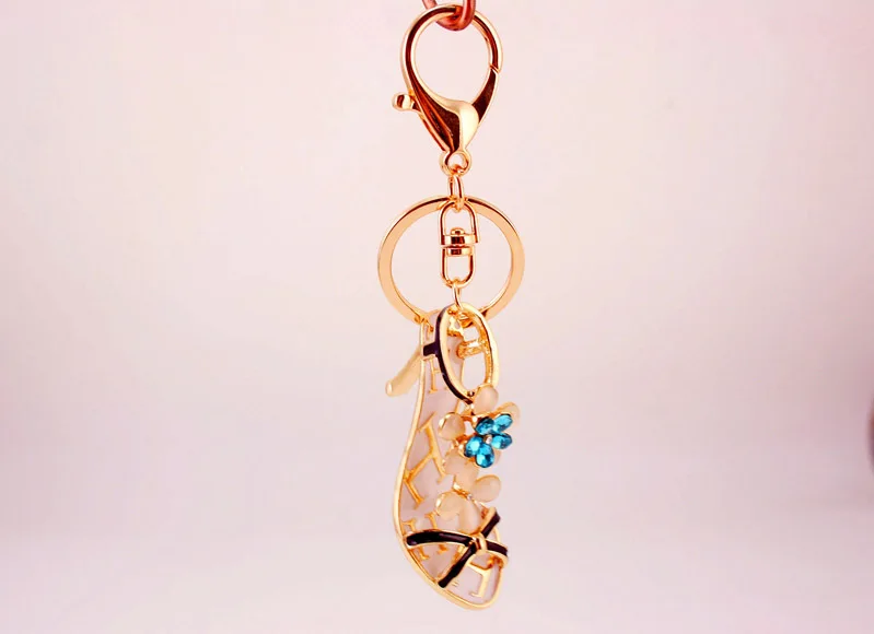 Брелок для ключей на высоком каблуке с красным кристаллом новинка брелок цветами