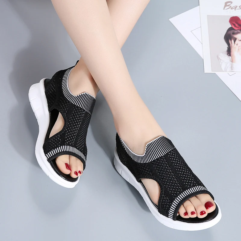 Женские сандалии без шнуровки PINSEN удобные босоножки на плоской подошве лето