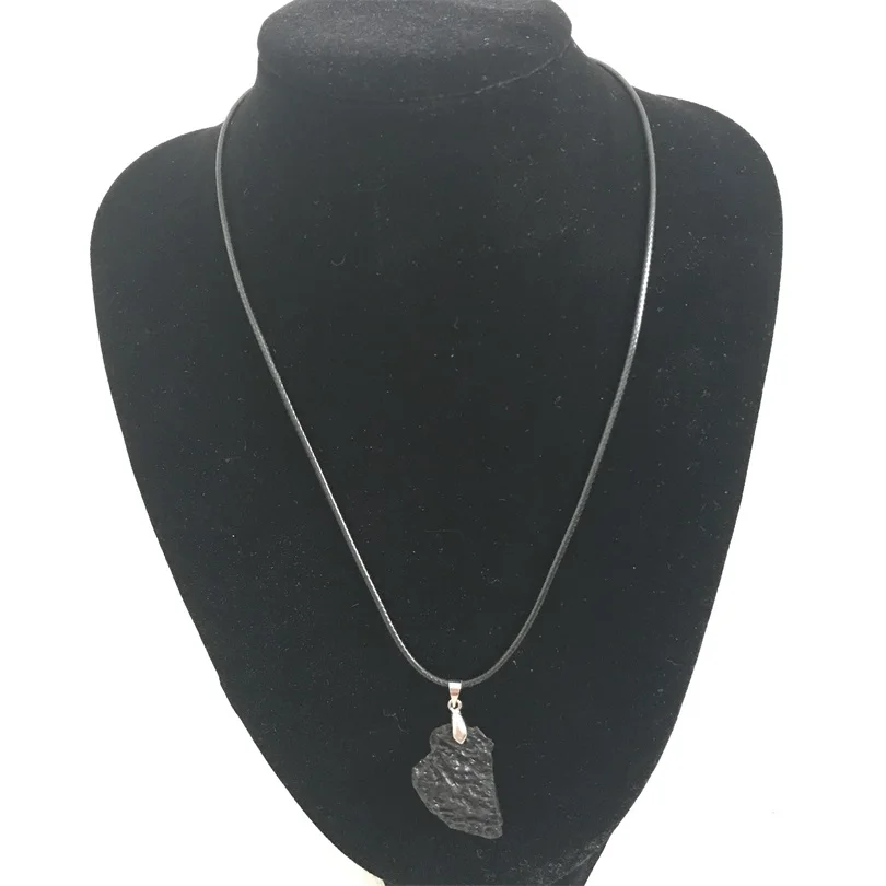 Необычное Ожерелье из натурального камня черного аеролита плоская задняя