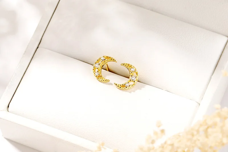 Элегантный японский стиль милые выдалбливают Crstyal Moon мини серьги-гвоздики