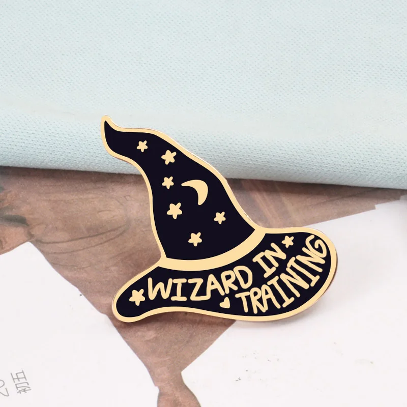 Gold Moon Hat Волшебник в тренировочной основной ведьма шляпа Броши черная эмаль шпильки женские джинсовые куртки значок на Воротник значок Модные Ювелирные изделия Подарки - Окраска металла: Gold Moon Hat