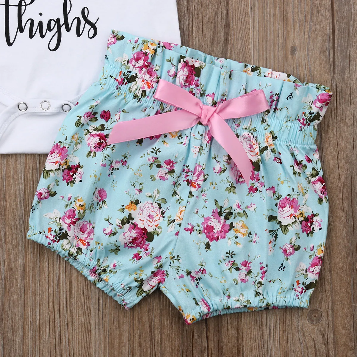 Комплект одежды для новорожденных девочек белый комбинезон с надписью топ штаны