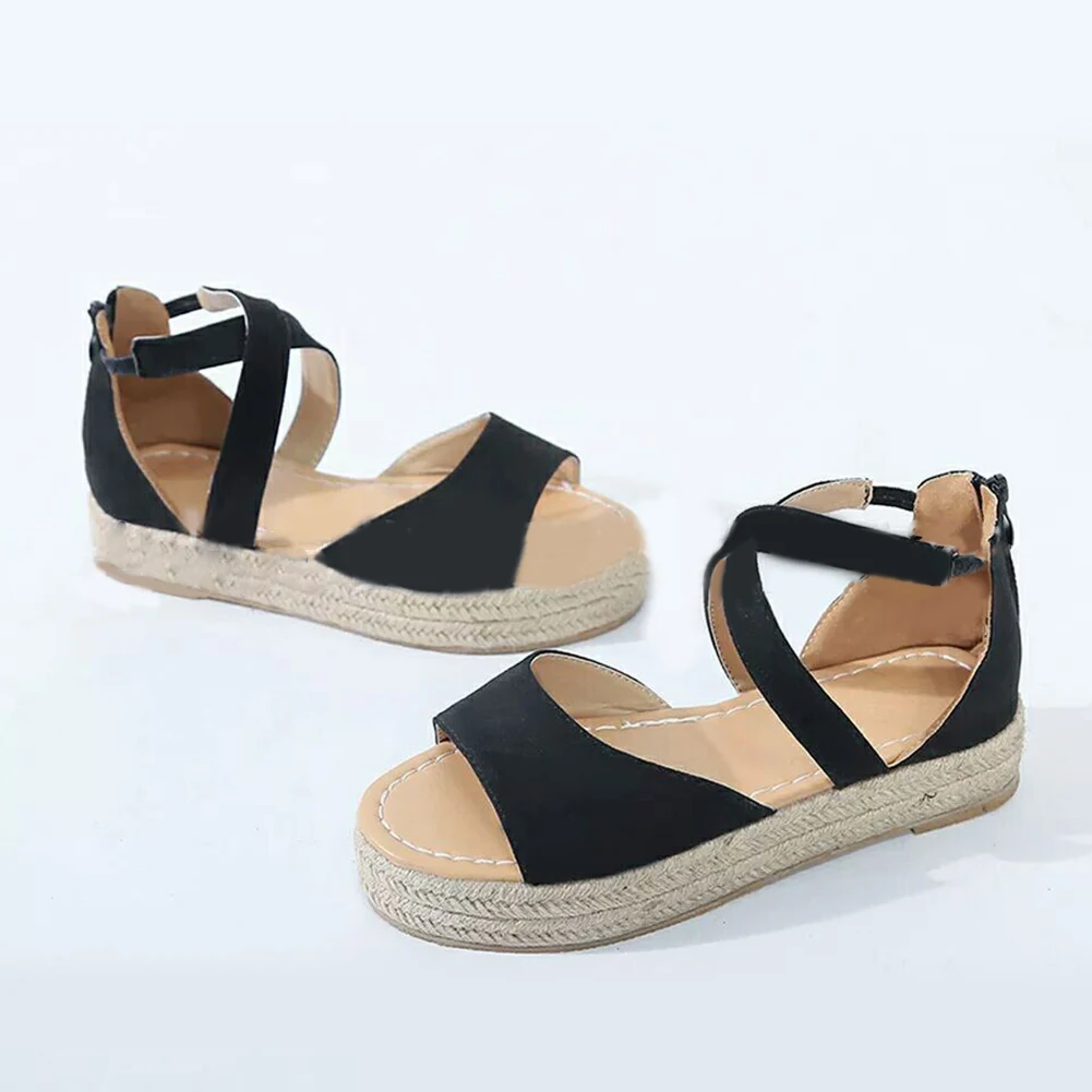 Женские сандалии на плоской подошве с открытым носком дышащие легкие