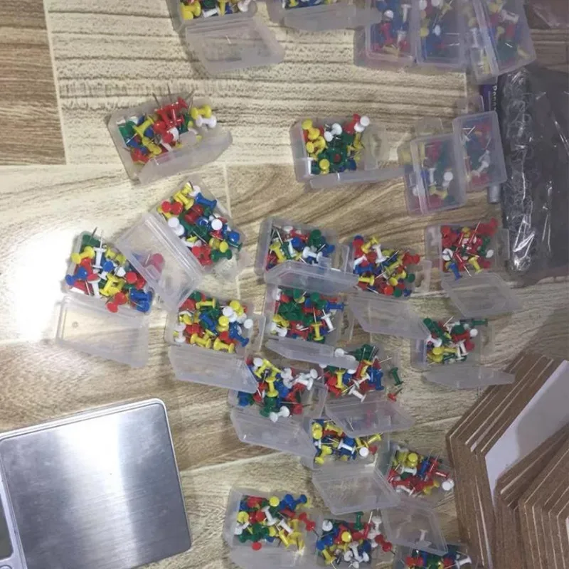 1 box Thumbtack 1 шт 6 сторонняя пробковая доска шпильки пробковая Pinboard уведомления объявлений Memo фото деревянный каркас из пробкового дерева палочка 20*17,5*0,6 см - Цвет: 1 box Thumbtack