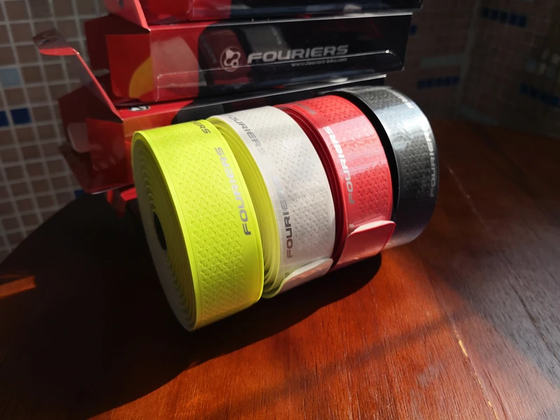 Монохромная лента и заглушки для руля дорожного велосипеда высокого качества