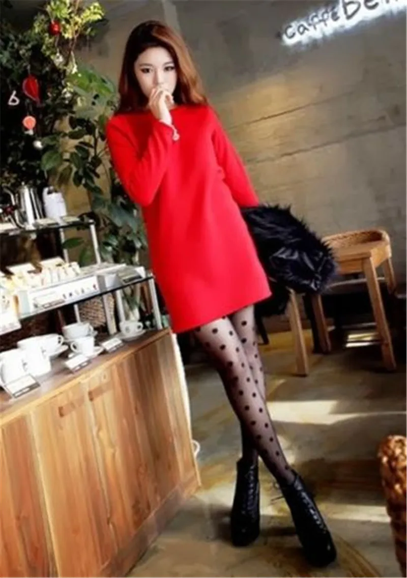 Соблазнительные женские прозрачные тонкие шелковые колготки в горошек с полной