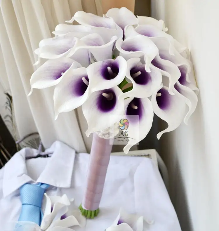 

Handmade Artificial Flowers Wedding Flower Bride Bridesmaid Bouquet Bridal Holding Bouquets White Purple PU Calla Lily Flower