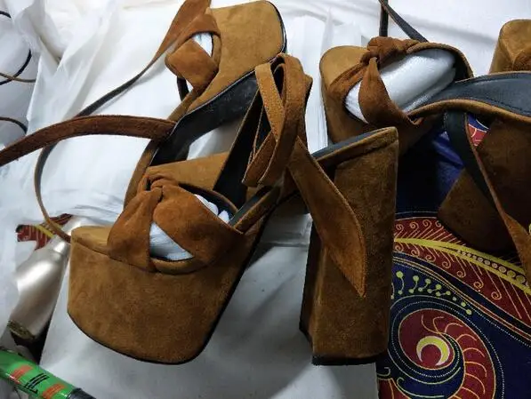 Горячая Распродажа золотые кожаные сандалии на платформе с ремешками лодыжках