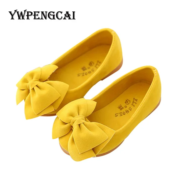 Туфли для маленьких девочек мягкие однотонные без застежки на плоской подошве с