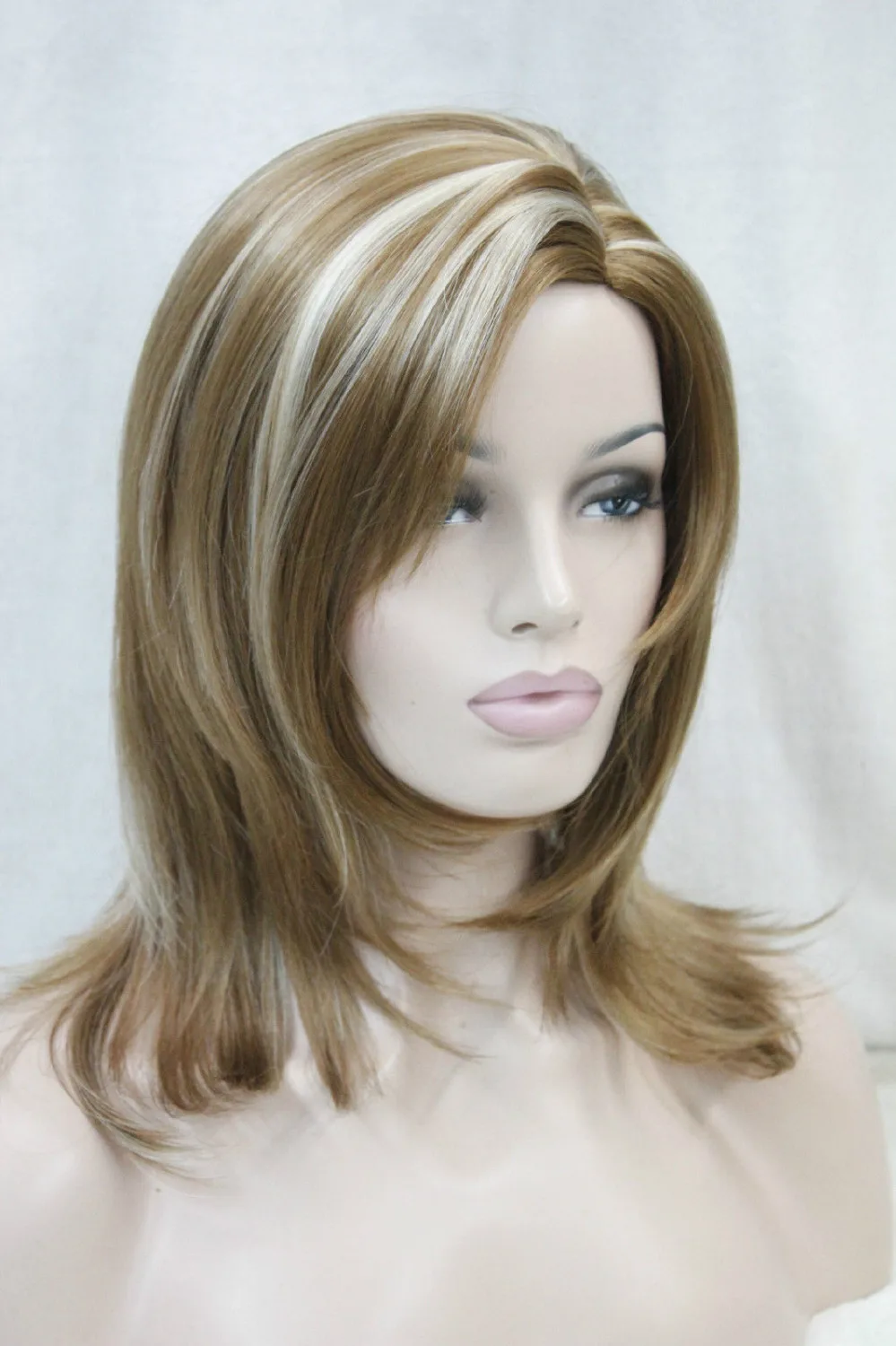 N2380 клубника блондинка со светлыми подсветкой кожи верхней волнистые никаких