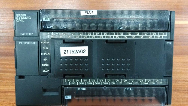Новый или б/у оригинальный планшетофон CP1L ПЛК ЦП для Omron Sysmac 40 I/O 24 DI 16 DO транзистор