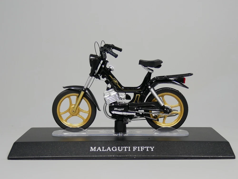 Авто ИНН 1:18 Масштаб мотоцикл MALAGUTI пятьдесят литая модель| |