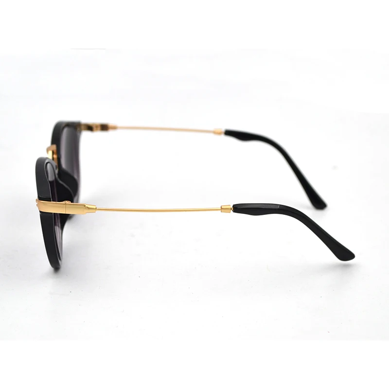 Женские солнцезащитные очки для близорукости с градиентными серыми линзами