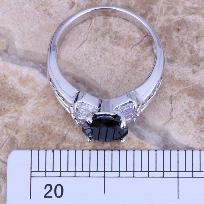 Очаровательное модное кольцо с черным кубическим цирконием и белым серебряным