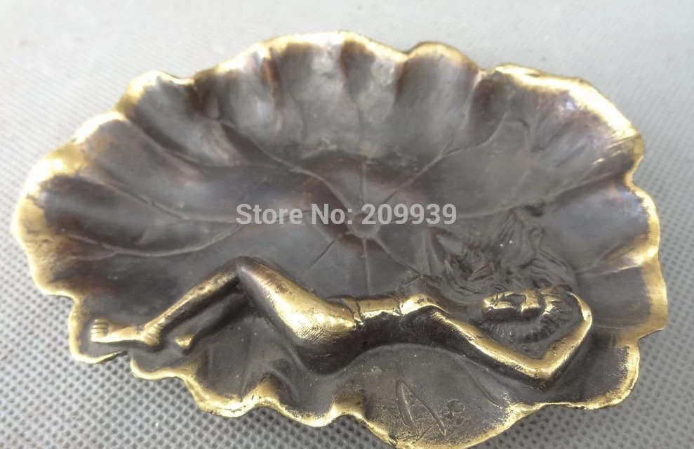 

huij 005598 Lucky Chinese Pure Bronze Art Nude Woman Beauty Belle Statue On Leaf Ashtra