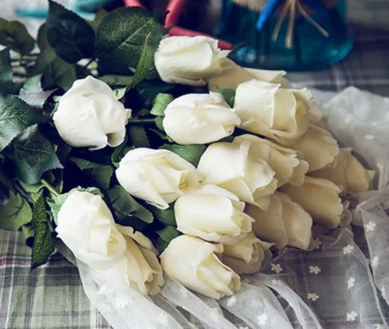 White 10 шт./лот, настоящая на ощупь, голубая искусственная Роза, цветы, свадебные букеты, искусственные цветы, украшение для дома, свадьбы - Цвет: White