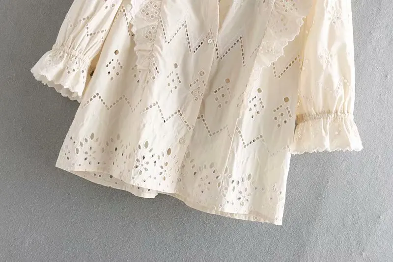 Женская блузка VOGUEIN белая с цветочным принтом и рукавом 3/4|Блузки| |