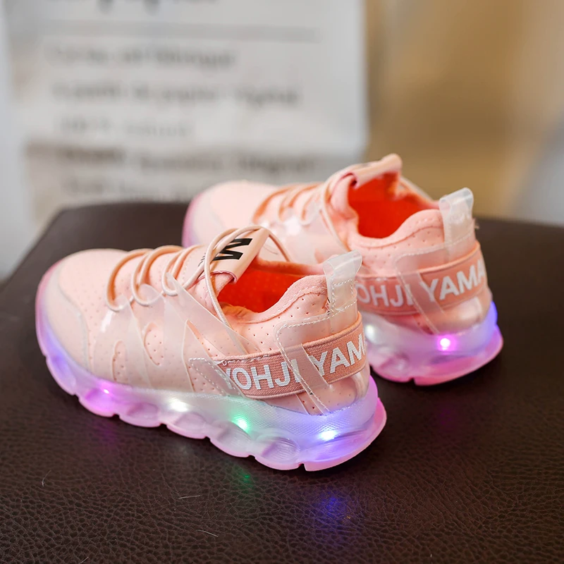 Летняя и Осенняя детская обувь со светодиодной подсветкой для маленьких