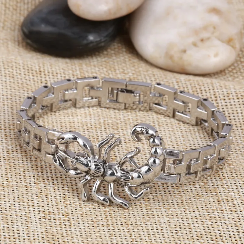 Крупные мужские браслеты в виде пиратского скорпиона ювелирное украшение