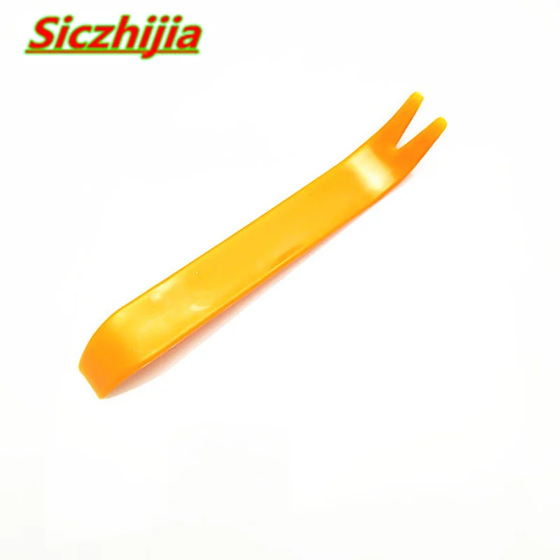 4. Инструменты для установки и снятия панели приборной автомобиля Subaru Forester Outback